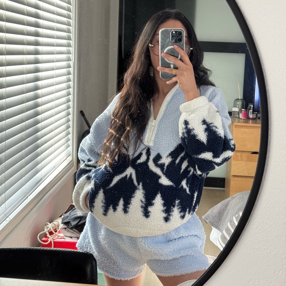 No Boundaries Blue and White Fleece Pullover